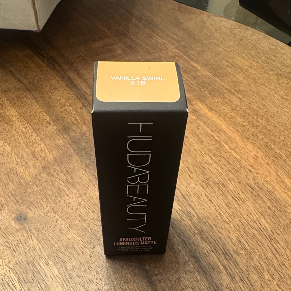 Huda Beauty FauxFilter concealer and shade vanilla swirl 3.1 B